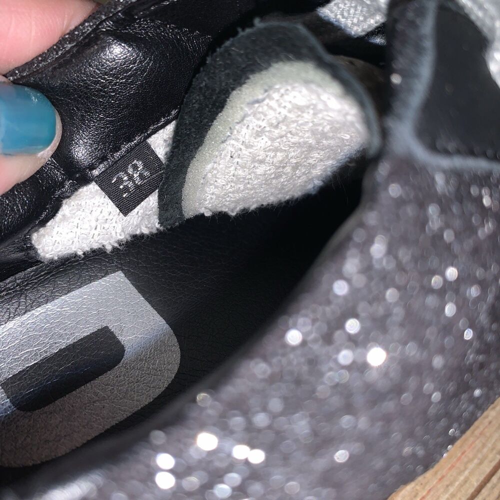 P448 John Glitter Black/Gold Low Top Sneakers Women’s US 7.5 Preppy Casual EU 38 - Picture 8 of 16